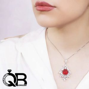 گردنبند نقره دخترانه و زنانه آبکاری رادیوم مدل نگین دار با نگین سرخ