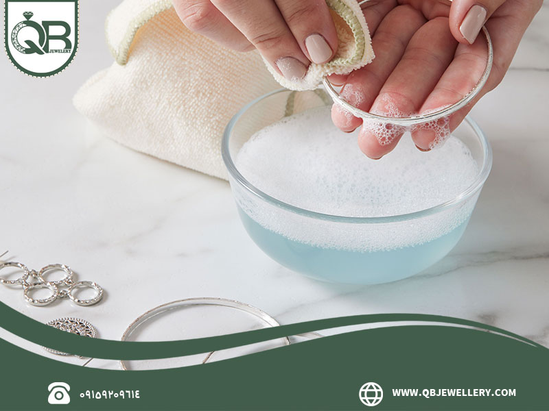 بهترین روش‌های خانگی برای تمیز کردن نقره
