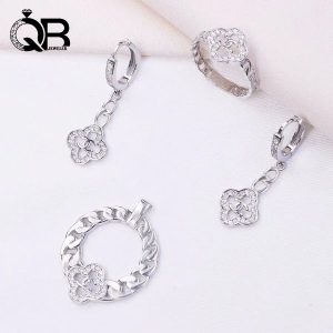 نیم ست طرح کارتیه و گل پیچ