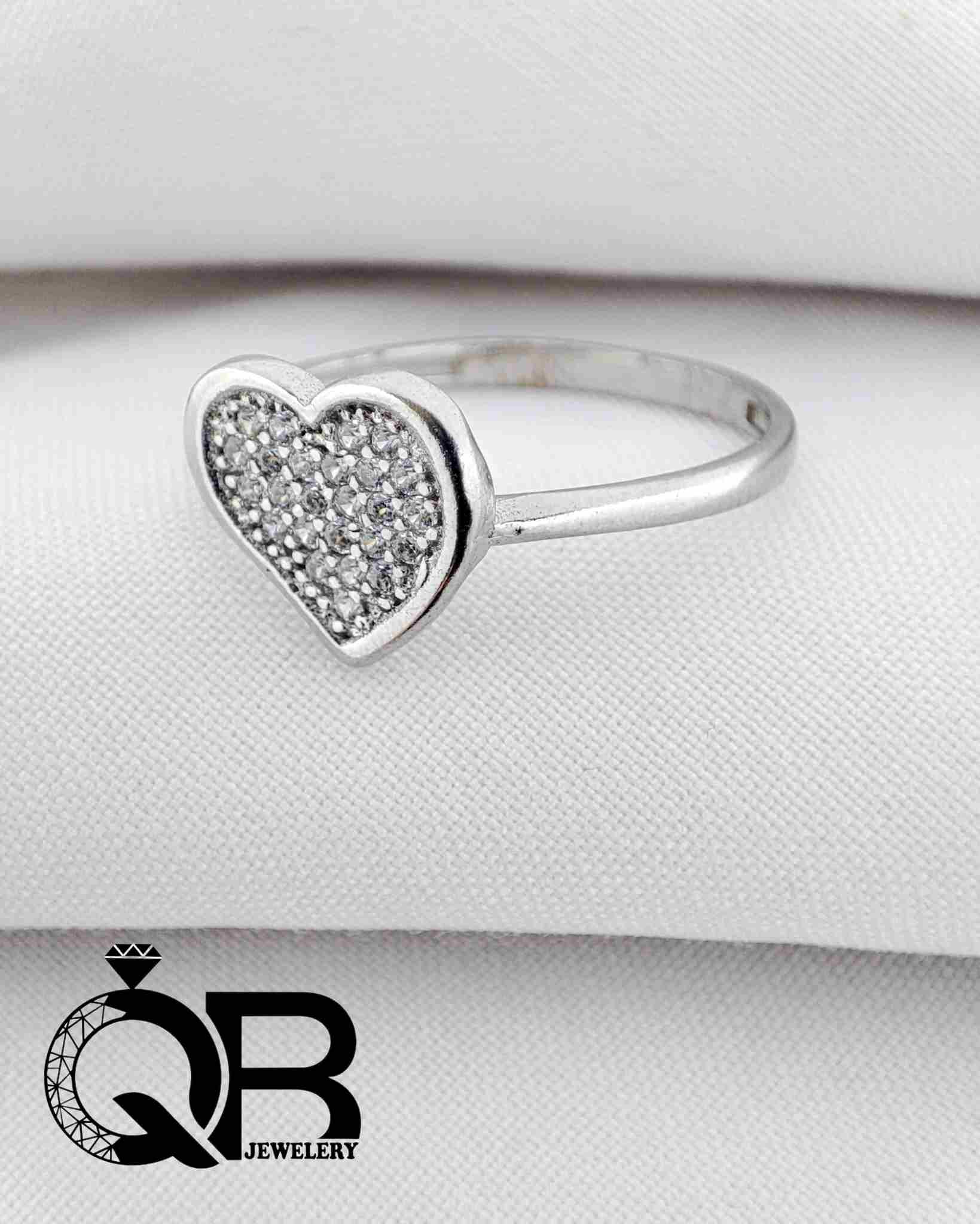 silver-ring-for-heart-inside انگشتر نقره زنانه و دخترانه مدل قلب داخل نگین
